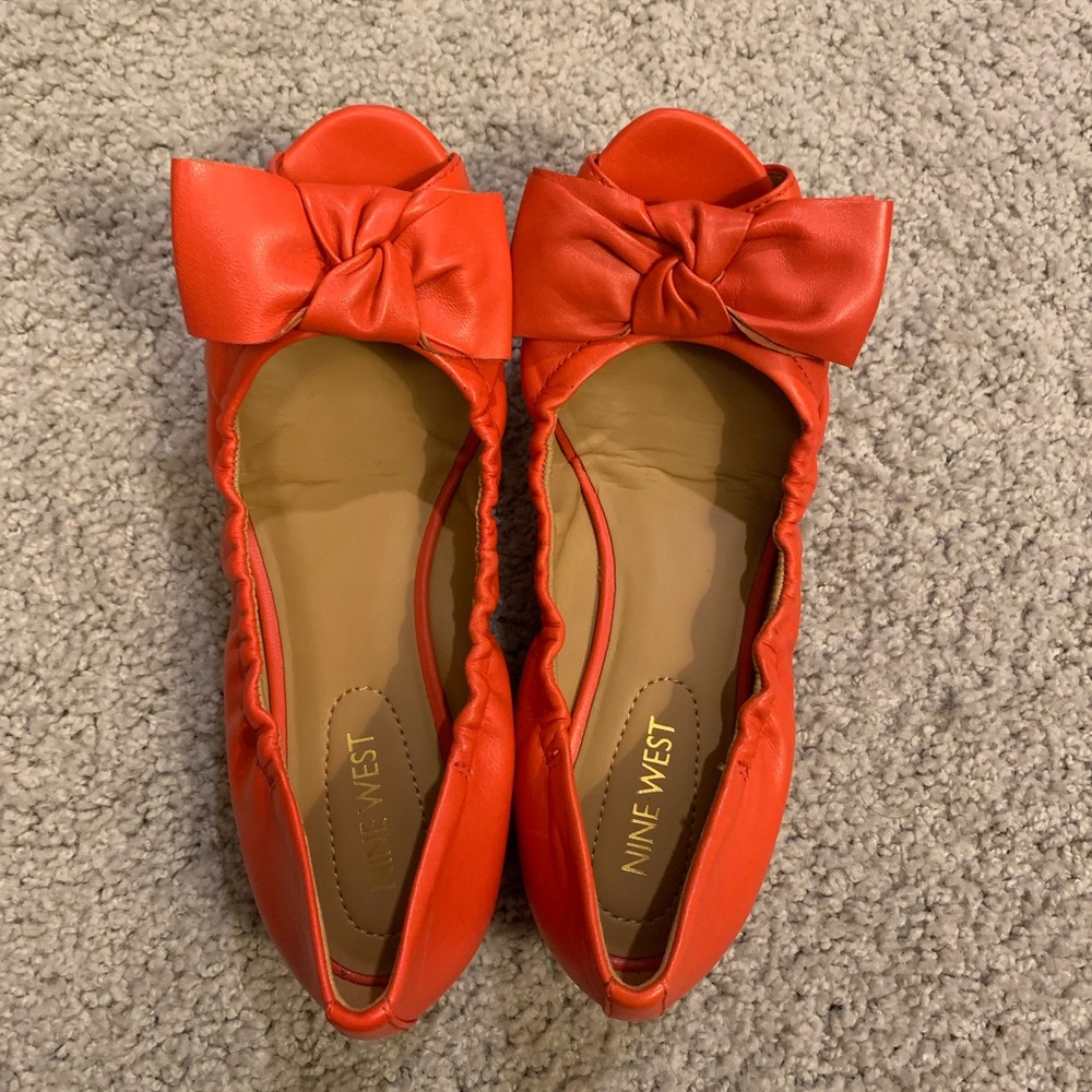 Nine West Classic Flat, brand NEW! Great Condition